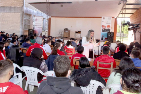 En el marco de "Educando en Justicia" alumnos del Colegio Comercio N° 3 de Sajonia recibieron charla instructiva.