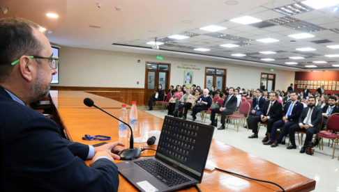 Diplomado especializado en el Fuero Civil y Comercial.