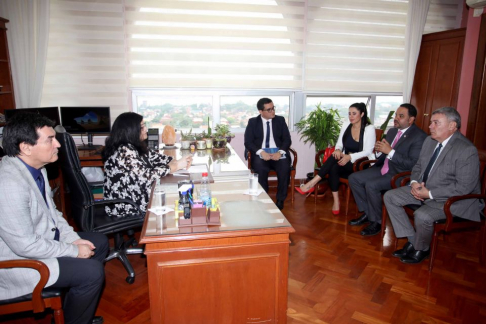 Los ministros de la CSJ, doctora Carolina Llanes, vicepresidenta primera, y el doctor Gustavo Santander, se reunieron con representantes de las defensorías del Pueblo de varios países.