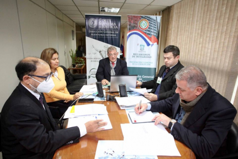 Reunión de cierre de auditoría administrativa para buscar elaborar propuestas de mejoría en Guairá.