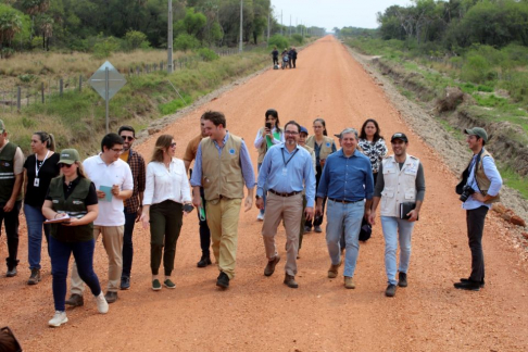 Prosiguen las visitas a las comunidades indígenas.