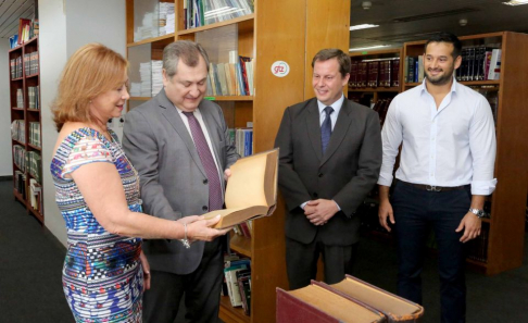 Esta mañana se llevó a cabo la donación de libros en la sede judicial de la Capital.