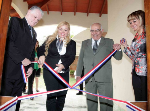 Momento de la habilitación del juzgado donde estuvieron presentes autoridades judiciales