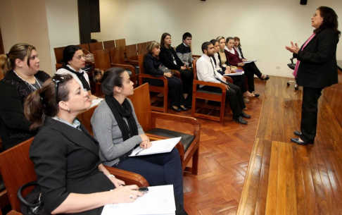 La coordinadora de la Dirección Técnico Forense, María Victoria Cardozo, instó a los participantes a aprovechar el entrenamiento.