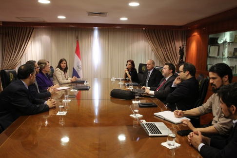 En la Sala del Pleno de la Corte Suprema de Justicia se llevó a cabo la reunión entre los ministros de la Corte y los representantes de USAID Y CEAMSO.