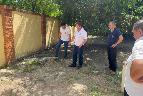 Visita del ministro Alberto Martínez Simón al Juzgado de Paz de Puerto Guaraní.