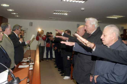 Durante su discurso brindó su apoyo a los miembros Tribunal de Ética y el Consejo Consultivo.