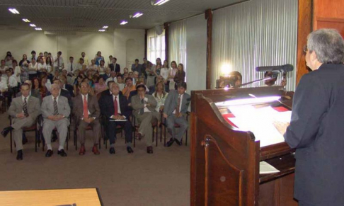 El¨Presidente de la Corte presentó a la ciudadanía su informe de gestión 2006.