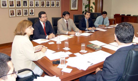 Reunión entre la presidenta de la Corte, el ministro de Justicia y Trabajo y Representantes del Ministerio de Salud