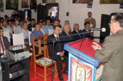 El ministro Altamirano participa con frecuencia de encuentros en el departamento de Ñeembucú.