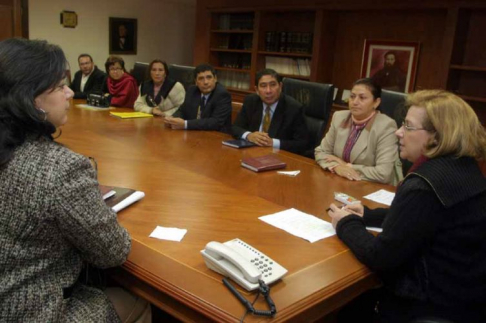 La Presidenta de la Corte durante la reunion  con Magistrados de Paz