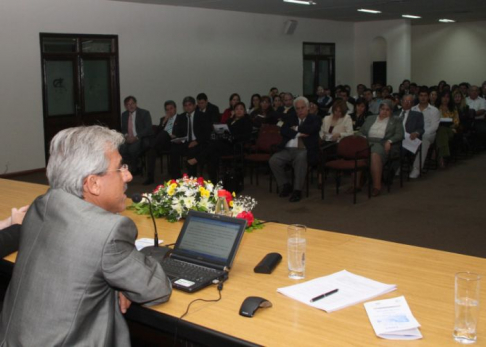 Al finalizar el seminario, los participantes (aproximadamente 100 personas) recibieron un certificado firmado por el juez Marinho.