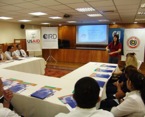 La licenciada Fabiola Alcorta durante el taller de 