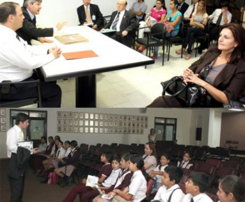 Alumnos visitando el Palacio de Justicia