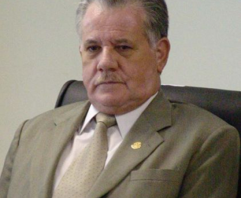 Ministro Víctor Núñez.