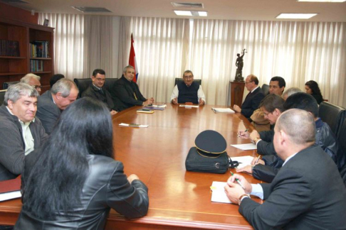 La reunión estuvo encabezada por el presidente de la Corte Suprema de Justicia, doctor Antonio Fretes.