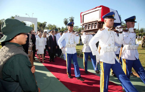 Ceremonia de traslado de los restos mortales del primer mártir de la Guerra del Chaco.