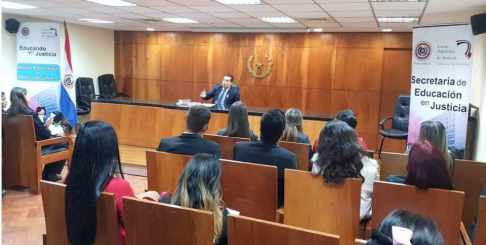 Estudiantes de Uninorte conocen función de Sala Constitucional.