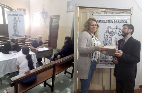 Durante la visita se hizo entrega de un libro para la biblioteca del penal.