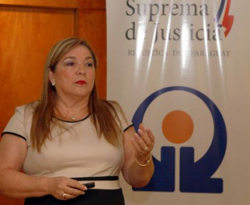 Abogada Gladys Alfonso de Bareiro, directora de Mediación.