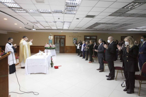 De la ceremonia religiosa participaron los ministros de la máxima instancia judicial Luis María Benítez Riera y Eugenio Jiménez Rolón.