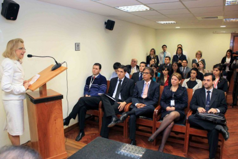 Presentación de la Competencia sobre Juicios Orales a universitarios. (Foto de Archivo)