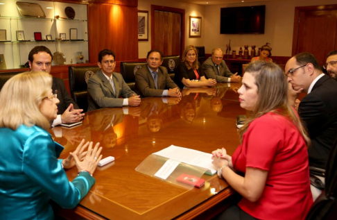 Reunión entre la titular de la máxima instancia judicial, doctora Alicia Pucheta de Correa, y representantes de gremios de abogados.