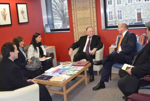 José Pereira, representante alterno de la Misión de Paraguay ante la OEA; Inés Martínez, ministra de la Misión de Paraguay ante la OEA; Nury Montiel, directora de DD.HH. de la CSJ; y Erick D. Langer con el ministro Núñez.