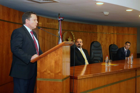 El ministro Alberto Martínez Simón estuvo en la inauguración del Diplomado en Derecho Administrativo.