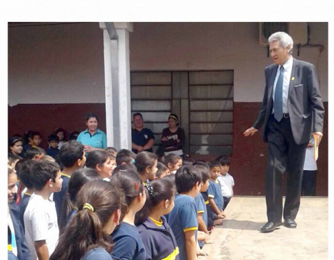 Titular de la Dirección de Política Lingüística, profesor Ramón Silva.