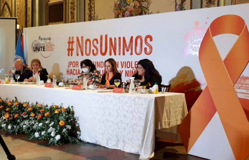 La ministra Llanes junto a la Secretaria Ejecutiva de Género del Poder Judicial, Silva López Safi, participaron de la reunión en el marco del Dia Internacional de la Eliminación de la Violencia hacia las mujeres.