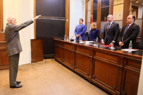 El doctor César Garay, primer ministro de la Corte Suprema electo como presidente del JEM.