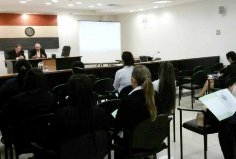 Funcionarios de la Circunscripción Judicial de Amambay participando de las jornadas de capacitación.