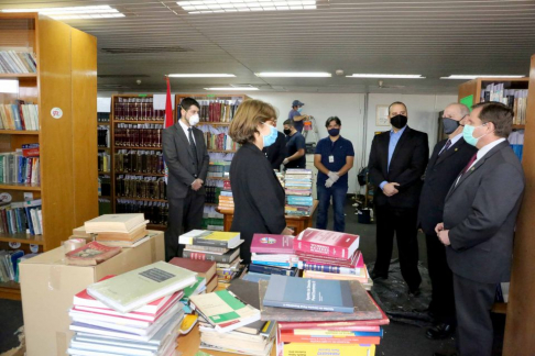 El momento fue propicio para presentar, en un breve acto simbólico, a la bibliotecóloga documentalista Alicia Galeano, comisionada de la Defensoría del Pueblo.