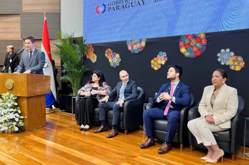 Ministra Llanes participó del 1er. Congreso de Alto Perfil sobre niños y adolescentes.