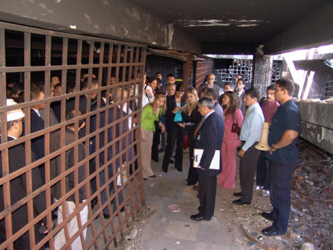 Miembros del Tribunal de Sentencia realizaron un recorrido por el local siniestrado.