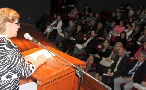 La ministra Gladys Bareiro de Módica durante su intervención en el marco del acto realizado en Ciudad del Este.