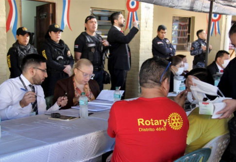 Realizan visita y asistencia penitenciaria en el Centro Penitenciario Regional de Ciudad del Este.