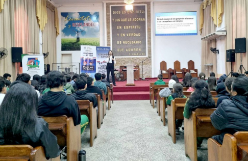 Alumnos de Lambaré fueron instruidos con taller educativo “El Juez que yo quiero y necesitamos” .