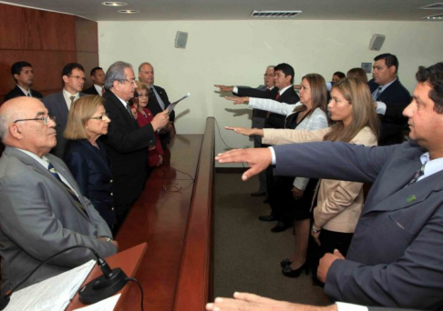 El acto estuvo a cargo del presidente de la Corte, Raúl Torres Kirmser; las vicepresidentas primera y segunda, respectivamente, doctoras Alicia Pucheta de Correa y Gladys Bareiro de Módica, y los ministros Sindulfo Blanco y Luis María Benítez Riera.