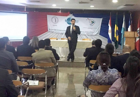 Seminario sobre Derecho Penal, Civil y Niñez en el Hotel Presidente